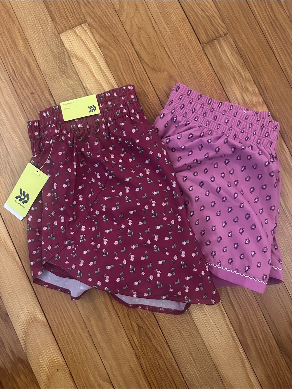 Women’s Active Light Mid-Rise Crochet Trim Shorts (set of 2)